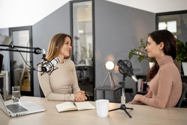Top 10 Sales Podcasts That Every Sales Enablement Leader Should Follow In 2021